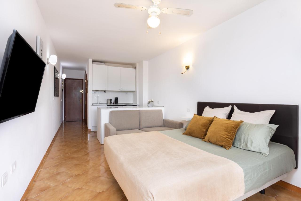 Classbnb - Seafront Studio With Beach View In The Center Of Los Cristianos Leilighet Los Cristianos  Eksteriør bilde