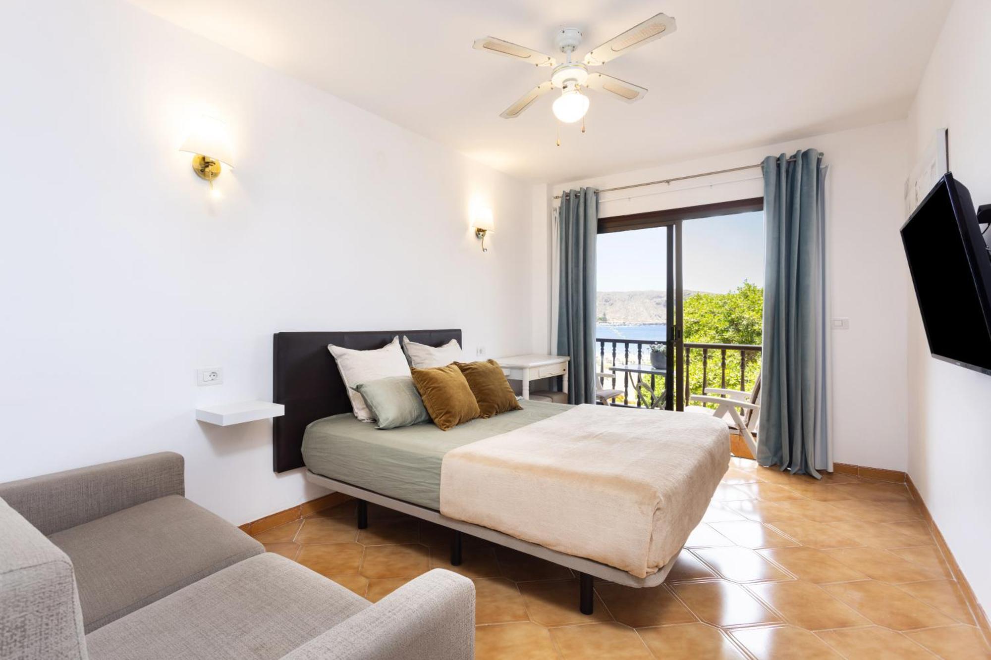 Classbnb - Seafront Studio With Beach View In The Center Of Los Cristianos Leilighet Los Cristianos  Eksteriør bilde